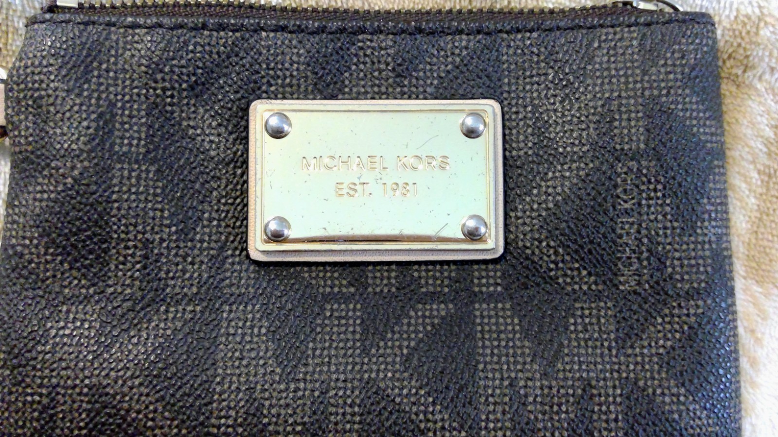 Michael Kors Logo Zip Wristlet Wallet Brown Credit Card Slots Inner Pockets