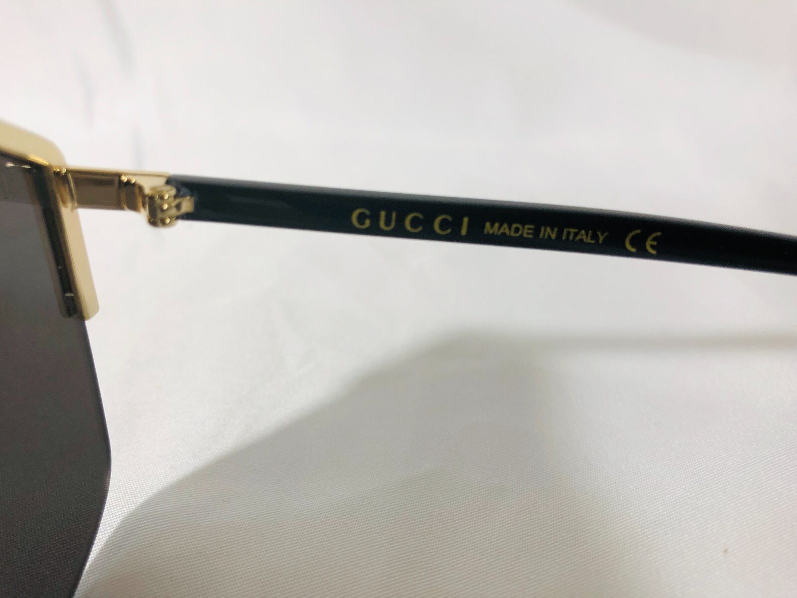 Authentic New Gucci GG0291S Gold / Grey Lens Shield Sunglasses 100% UV