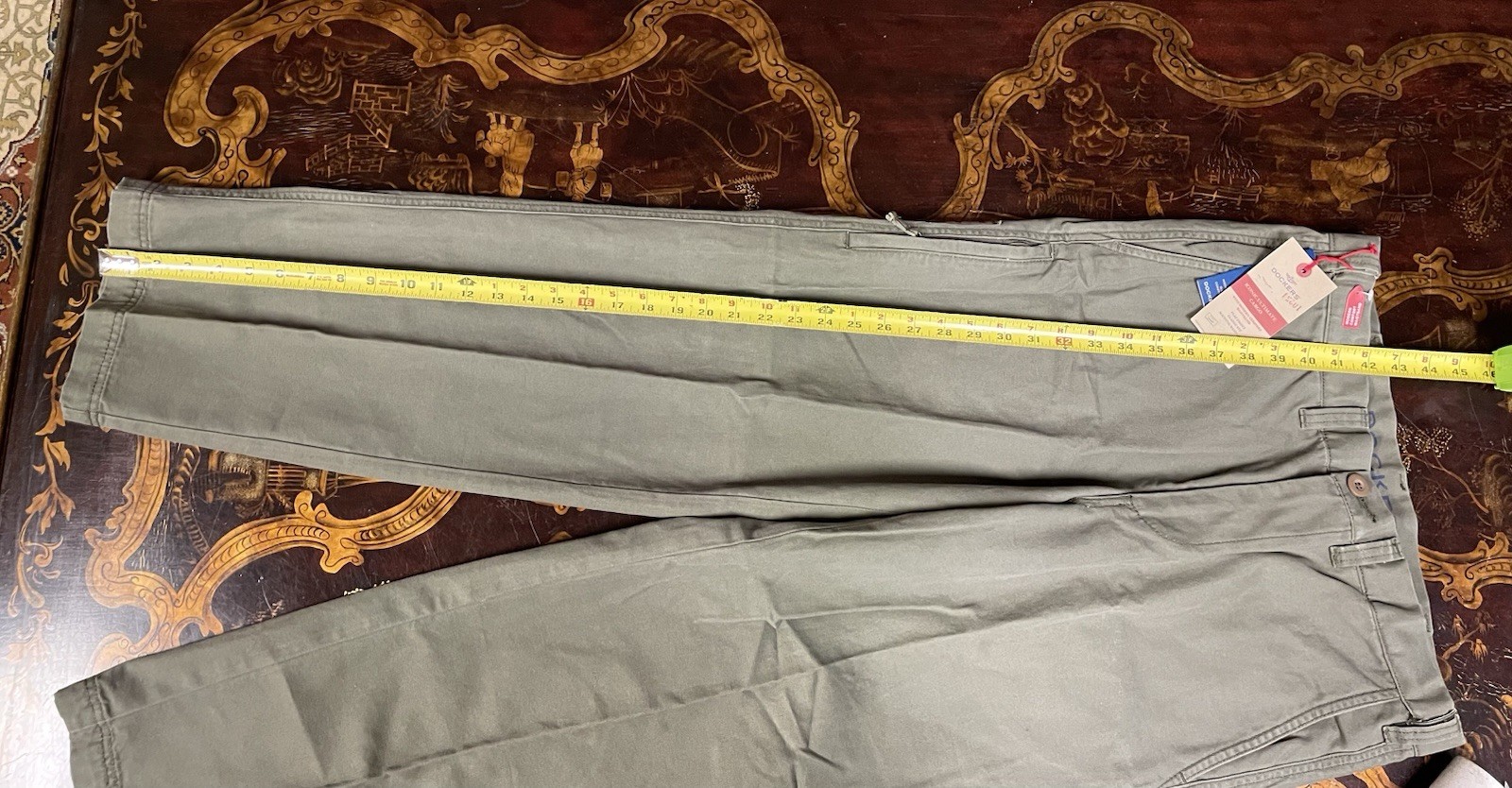 NWT Dockers Mens Green Iconic Ultimate Cargo Pant Comfort Waistband W 33 L 32