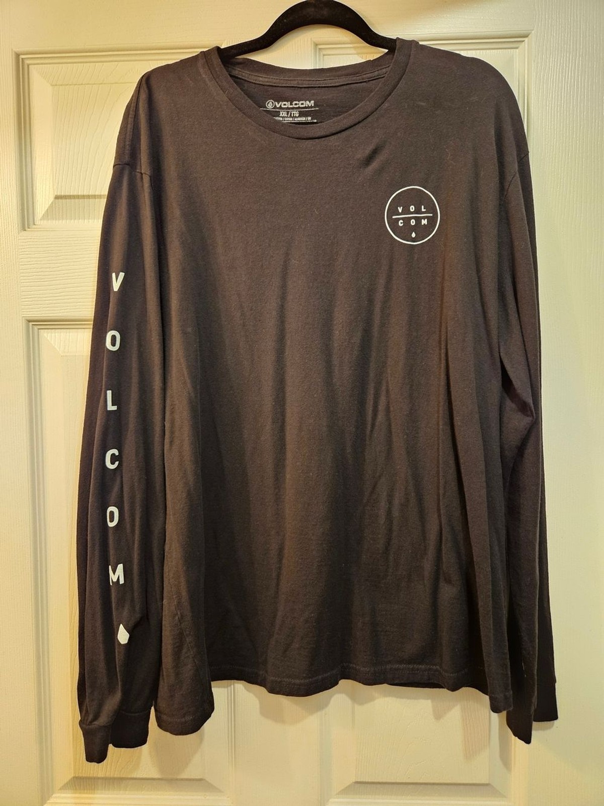 Volcom Men’s Long Sleeve Tee in Black with White Logo