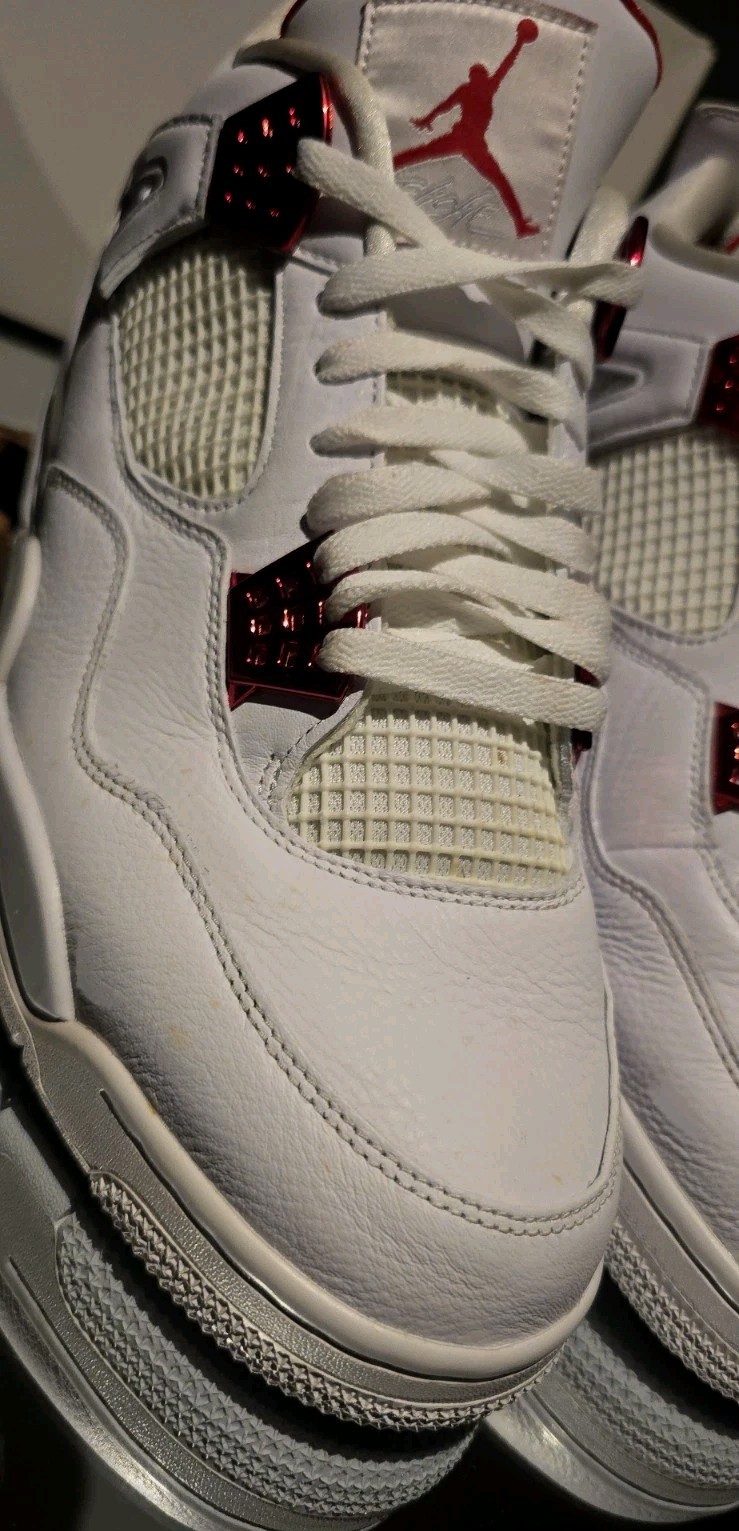 Air Jordan 4 Retro “Metallic Red” (2020) in US Size 15. OG BOX / 9.2/10