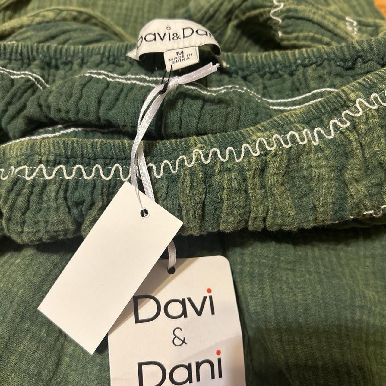 Davi & Dani Women’s Green Solid Smocked Tie Jumpsuit One-Piece Size M
