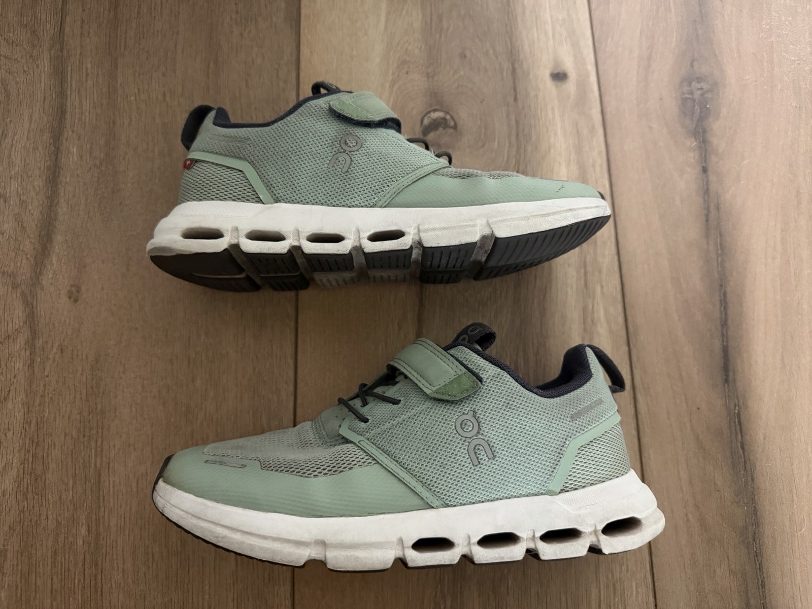 On Cloud Play Unisex Kids Running Shoes Sneakers Size K2/EU33.5 Sage Green