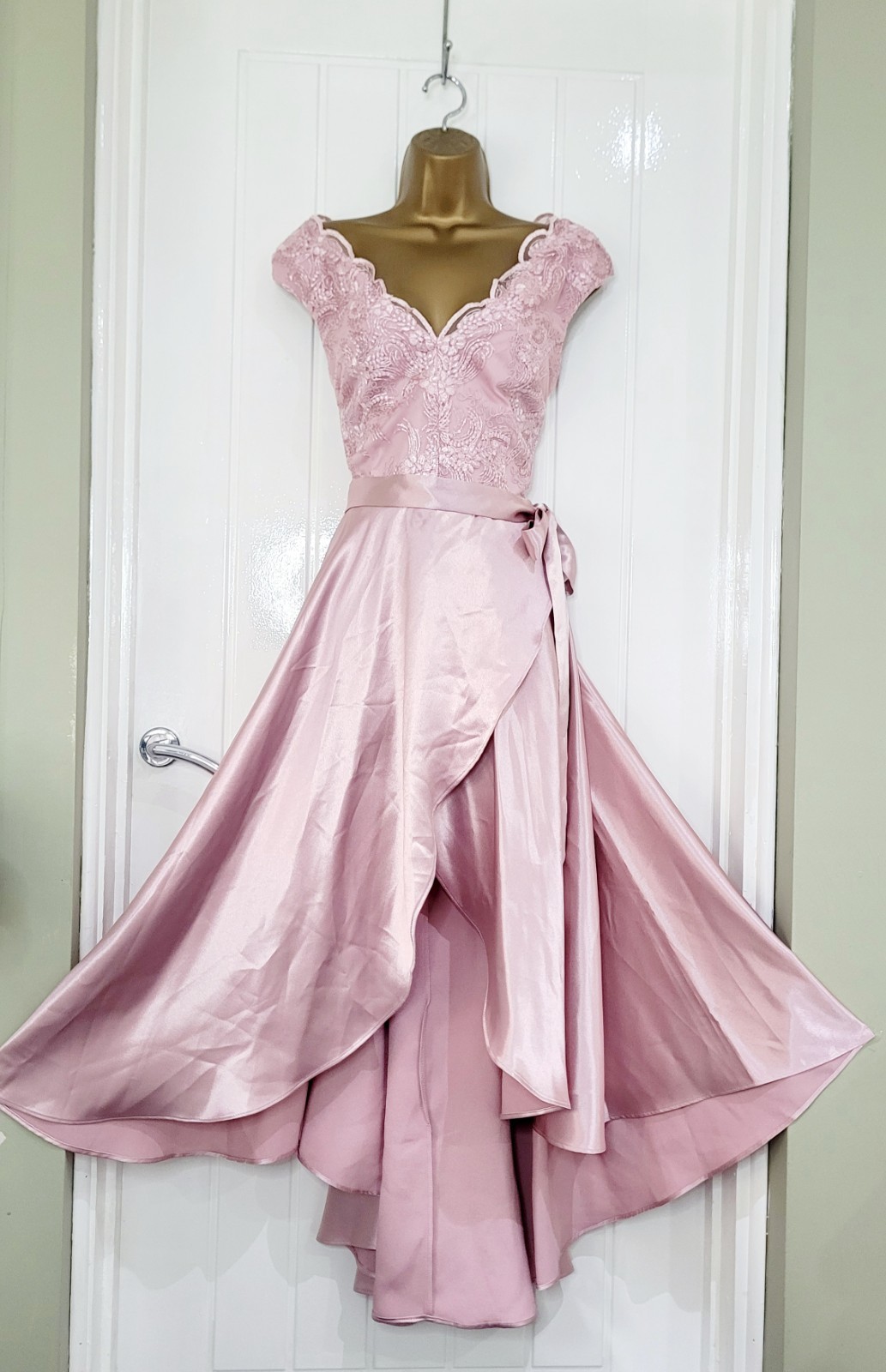 QUIZ size 18 Pink blush lace satin dipped hem occasion dress wedding races NEW