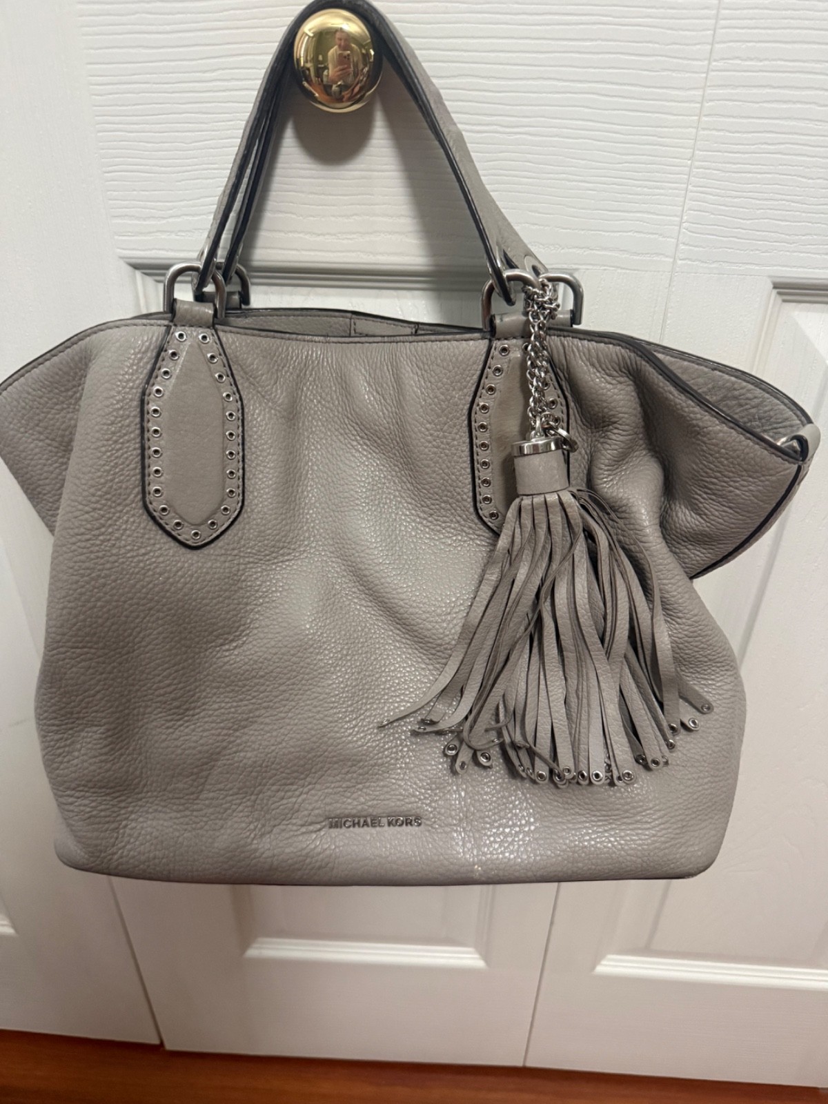 Gravy Michael Kors purse with multiple compartments
