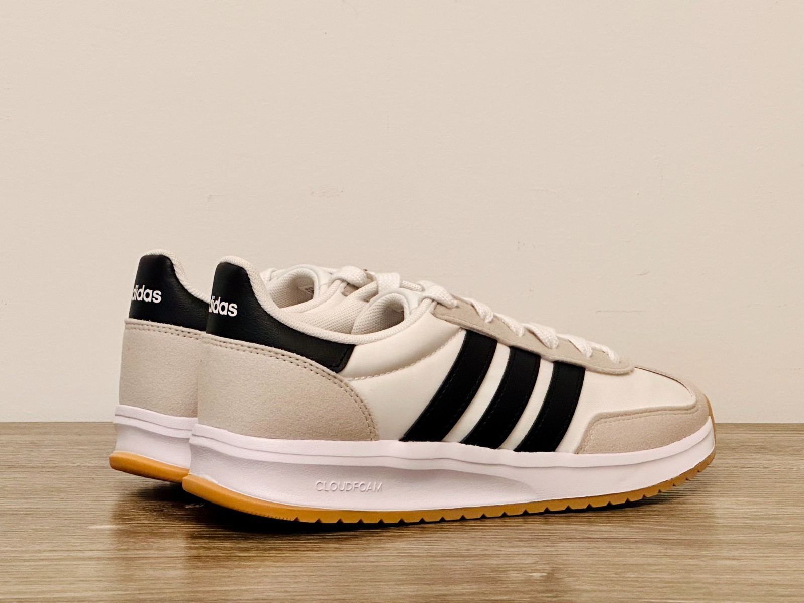 Adidas Run 70s 2.0 – White Black Grey 5.5Y / 6.5W New JI2266