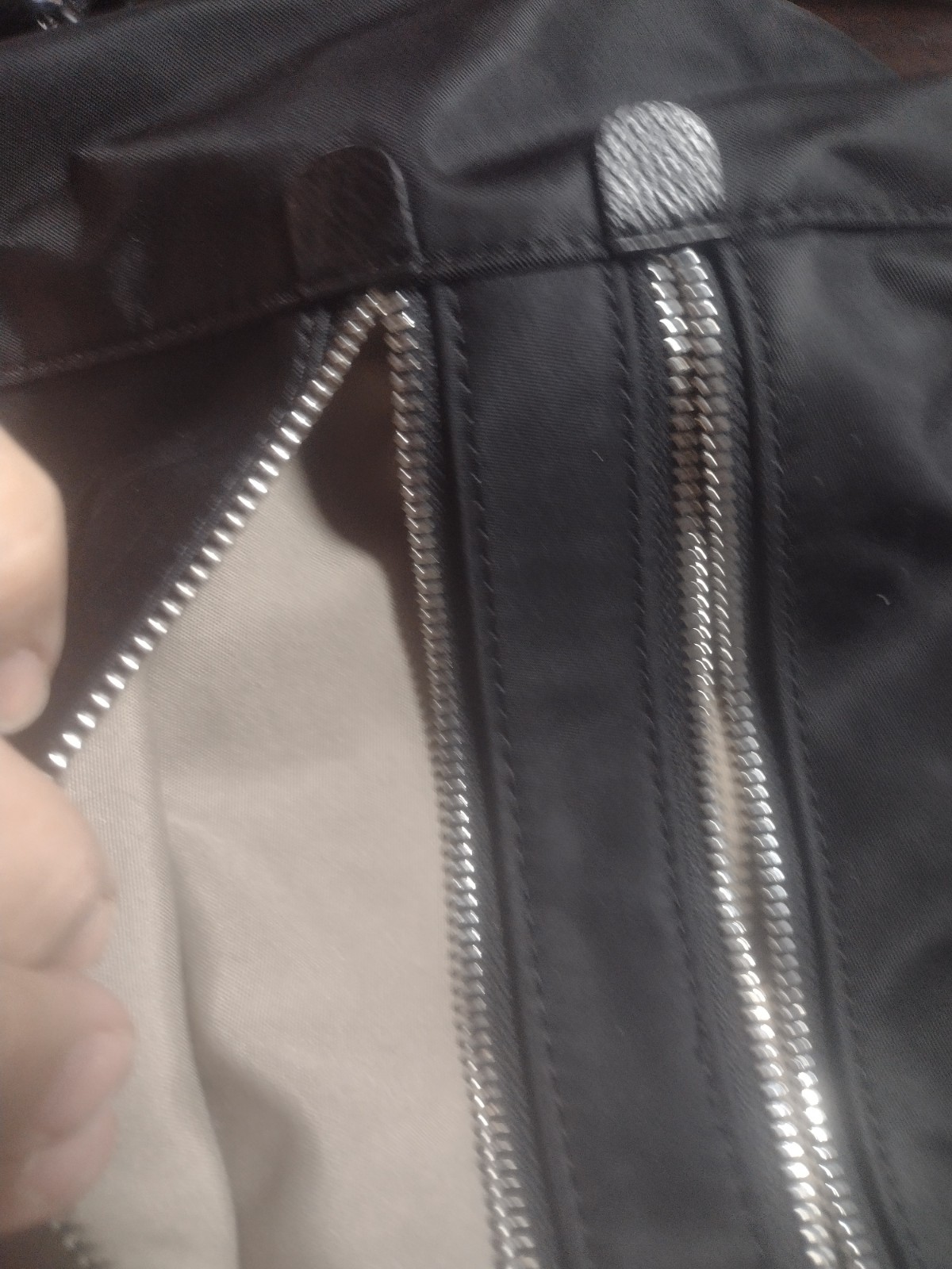 Sondra Roberts Squared Black Shoulder Bag Zip Closure Silver Hardware Adj Strap