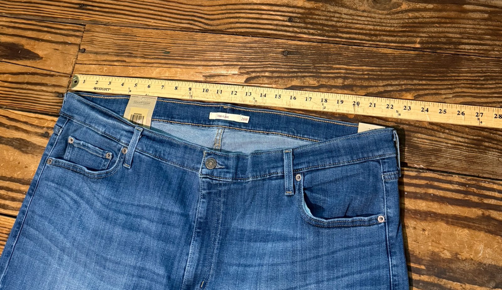 NEW Levis 726 High Rise Flare Jeans Medium Wash Denim Blue Women’s W26 L30 NWT