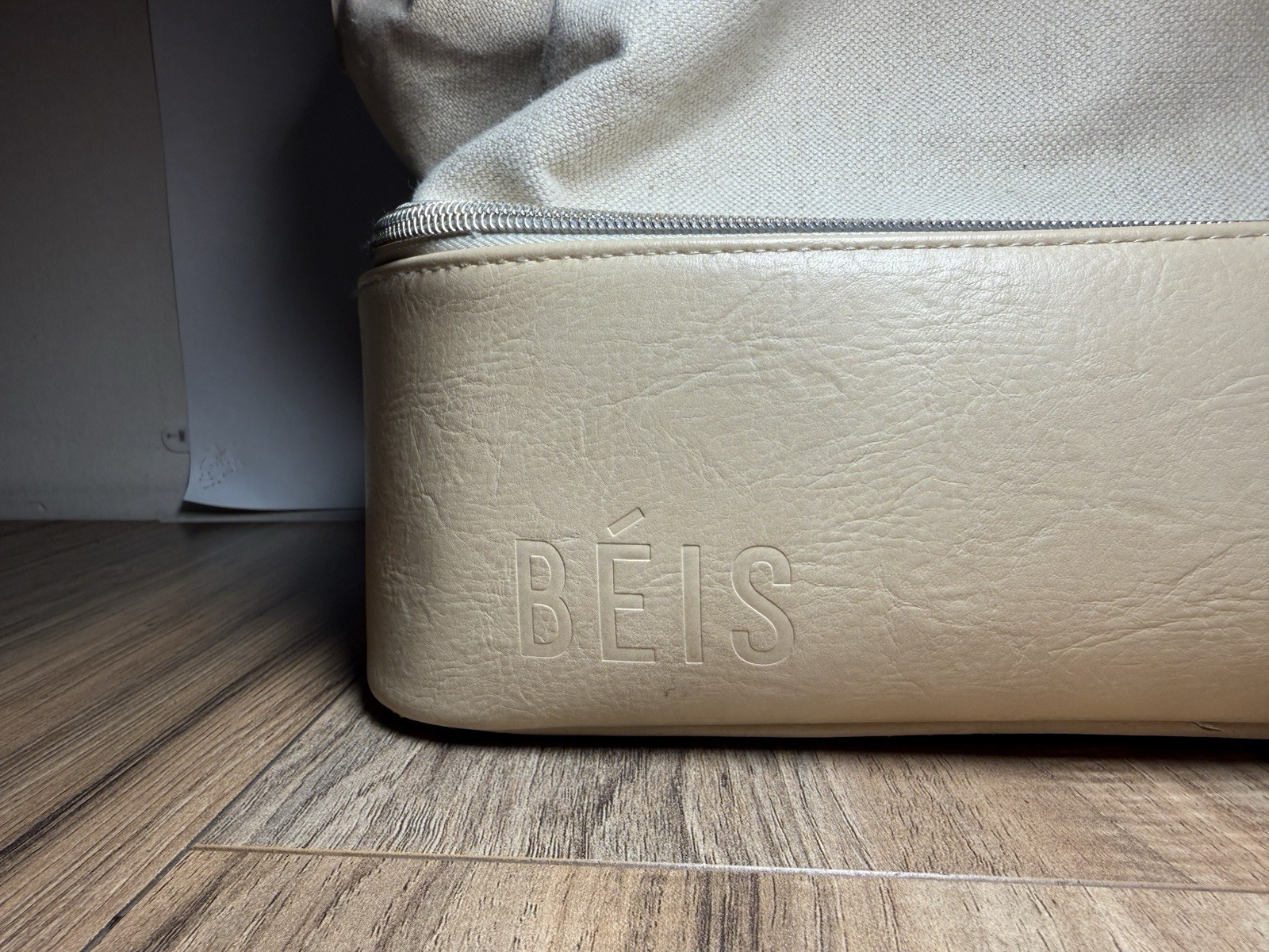 BEIS The Weekender Bag – In Tan And Beige Pre Owned – Good Conditions 19”x14”x10