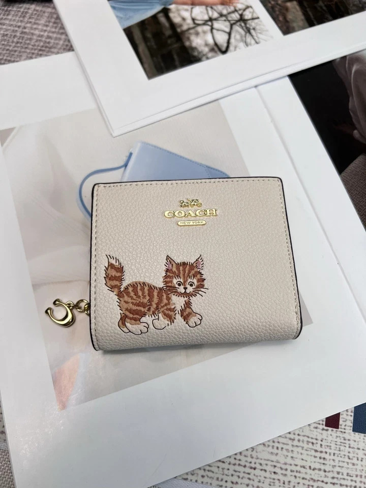 Snap Wallet with Dancing Kitten Cat CC472 White Outlet New
