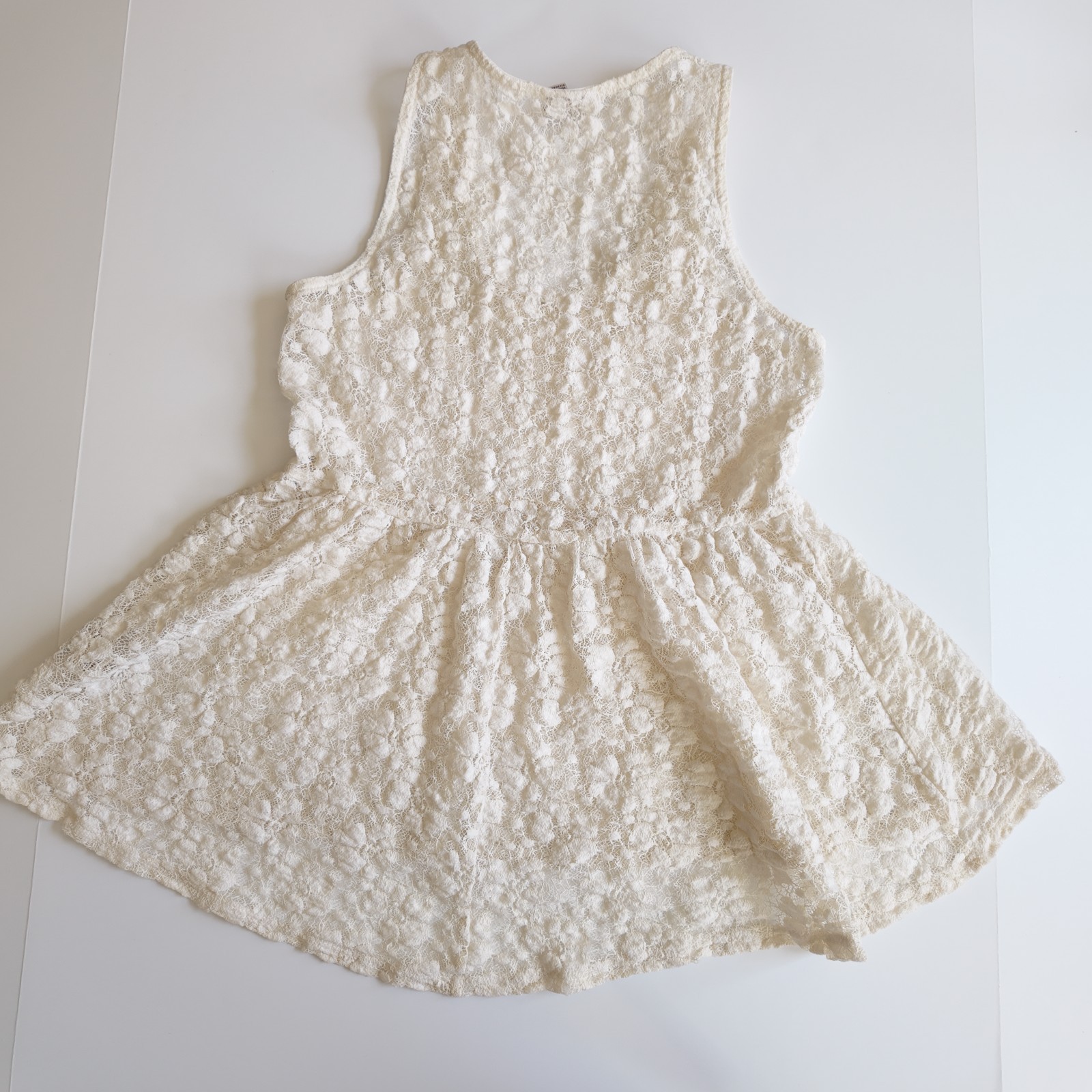Y2K Mudd white lace flowy top size medium vintage 2000s BOHO