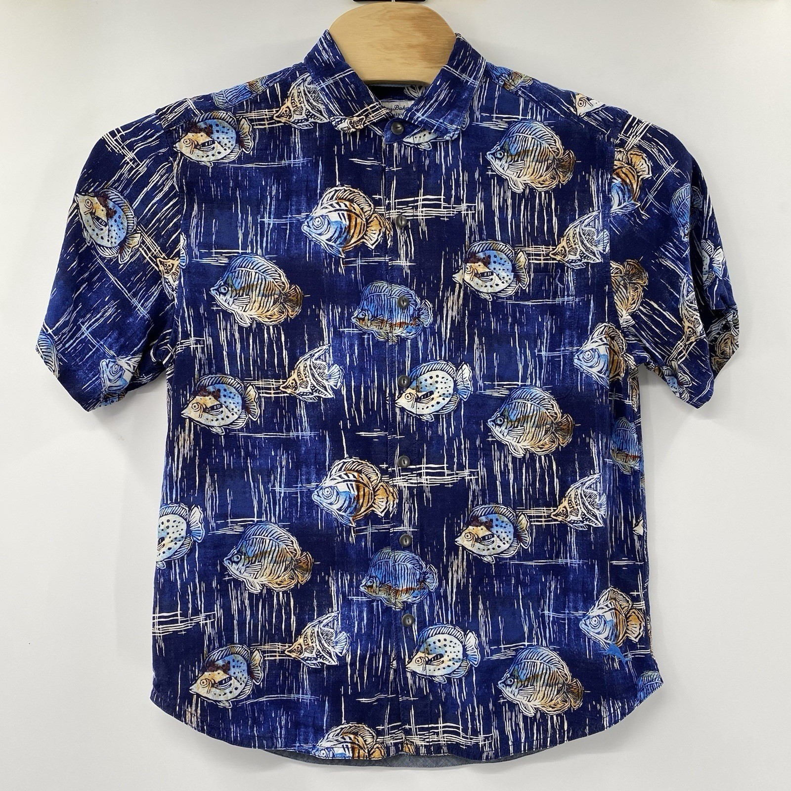 Tommy Bahama Shirt Mens Medium Blue Veracruz Cay Fish Print Short Sleeve Button