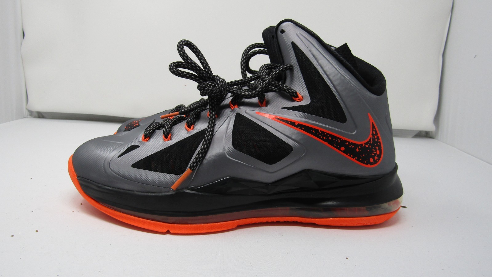 Nike LeBron X 10 Lava Charcoal Total Orange Men’s Size 9.5 541100-002 Diamond