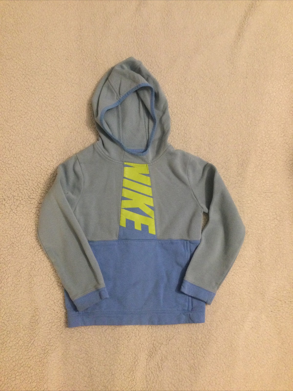 Nike Hoodie Sweatshirt Boys Small Released Summer 2022