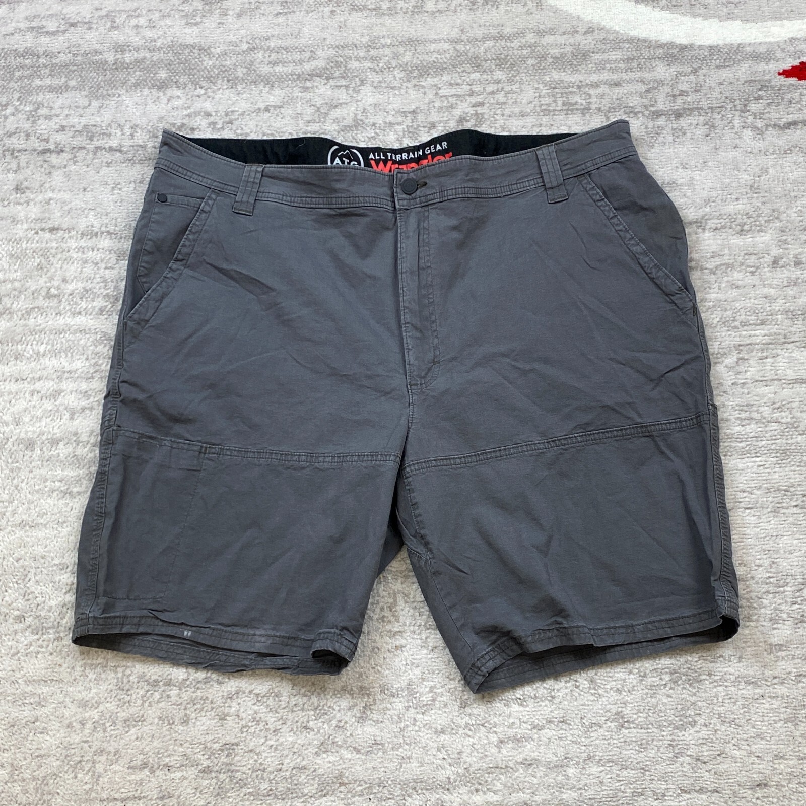 Wrangler ATG Shorts Men 42 Gray Chino Utility Hike All Terrain Gear Fish Outdoor