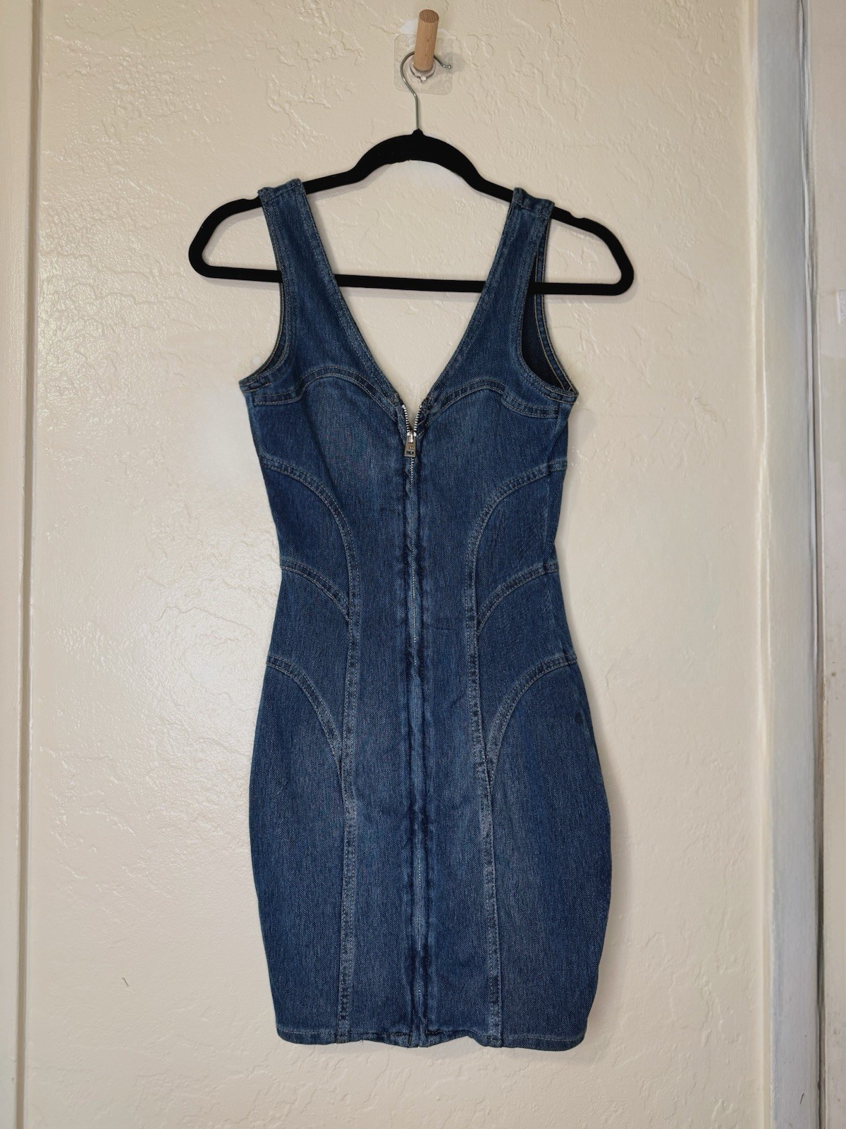 GUESS Women’s Blue Denim Bodycon Mini Dress V-Neck Sleeveless Front Zip