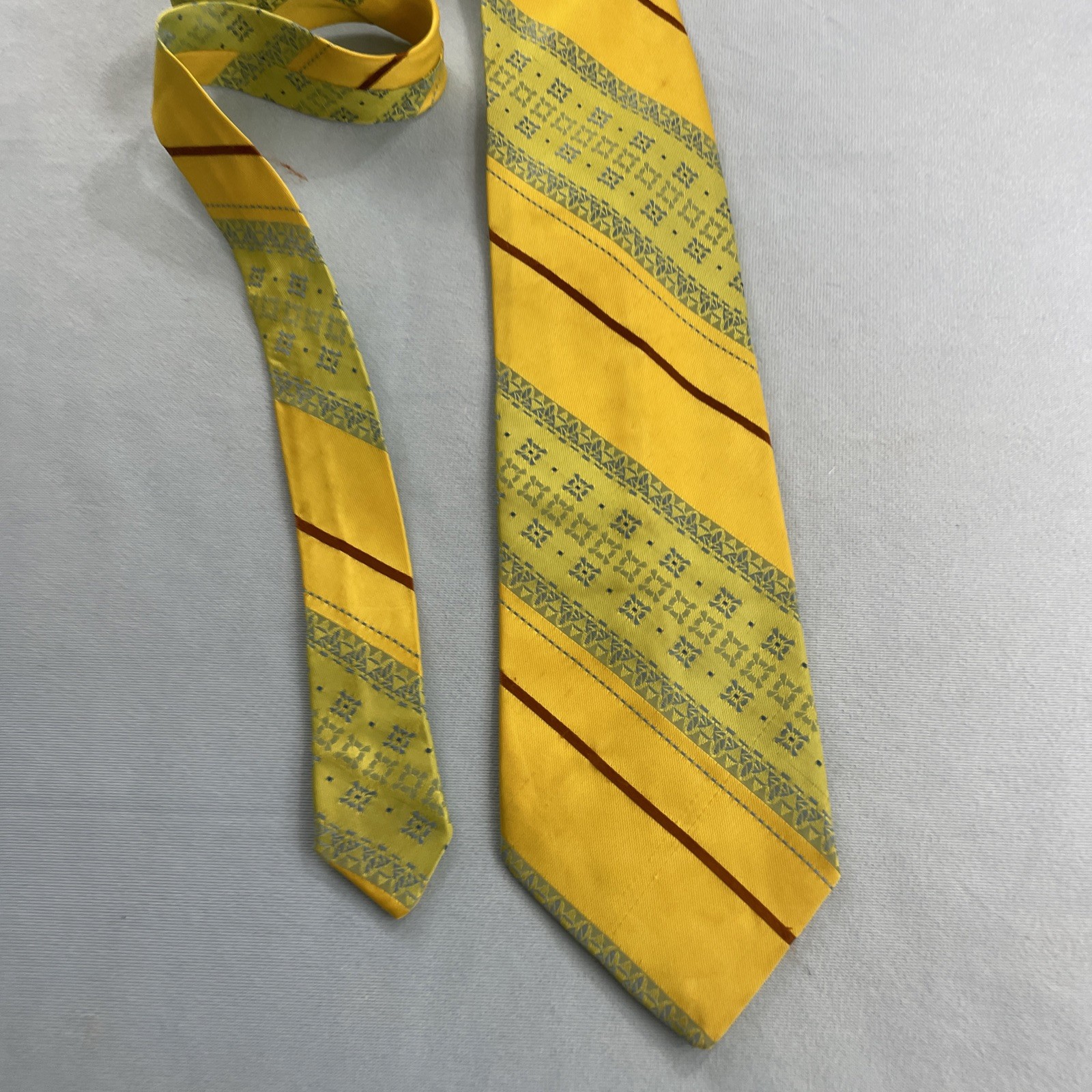 vtg 70s Trevira Cornel Swing Tie Southwest Rockabilly Stripe Yellow Green 4×57