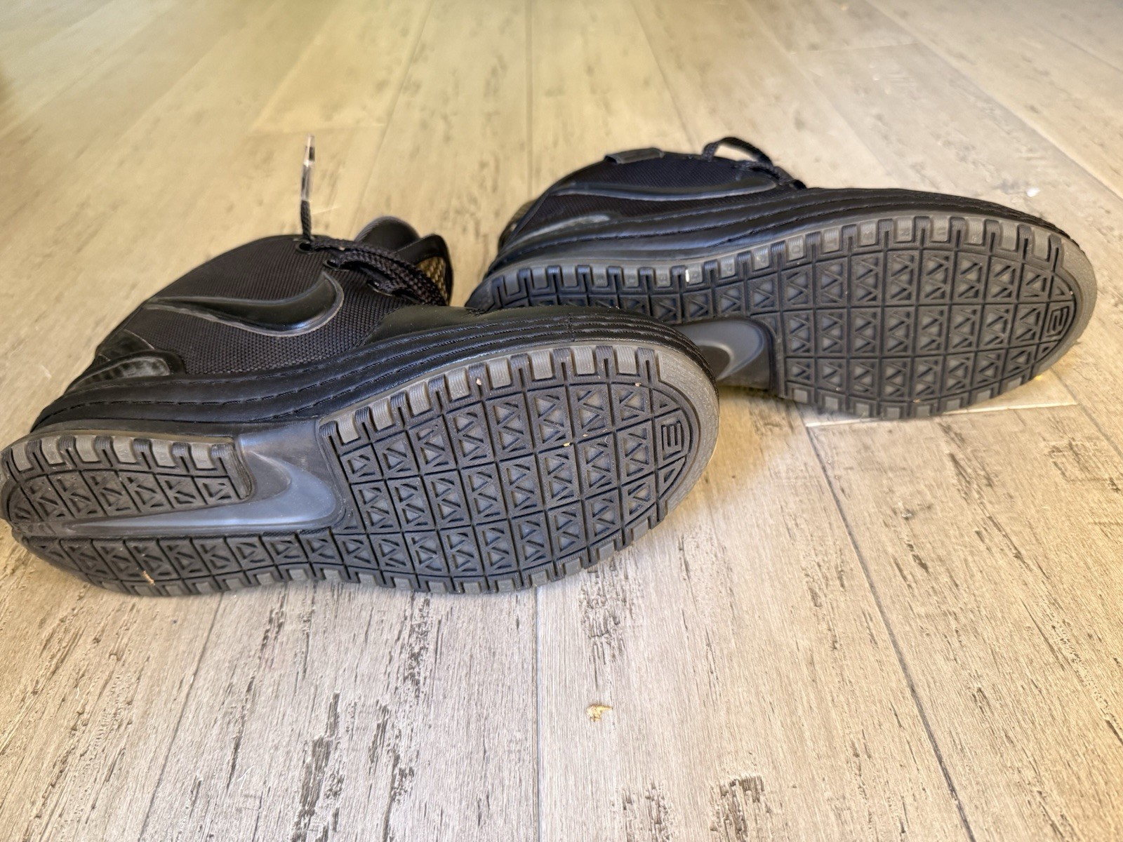 RARE promo sample: Nike Zoom LeBron Size 8 Black Leather Worn Once