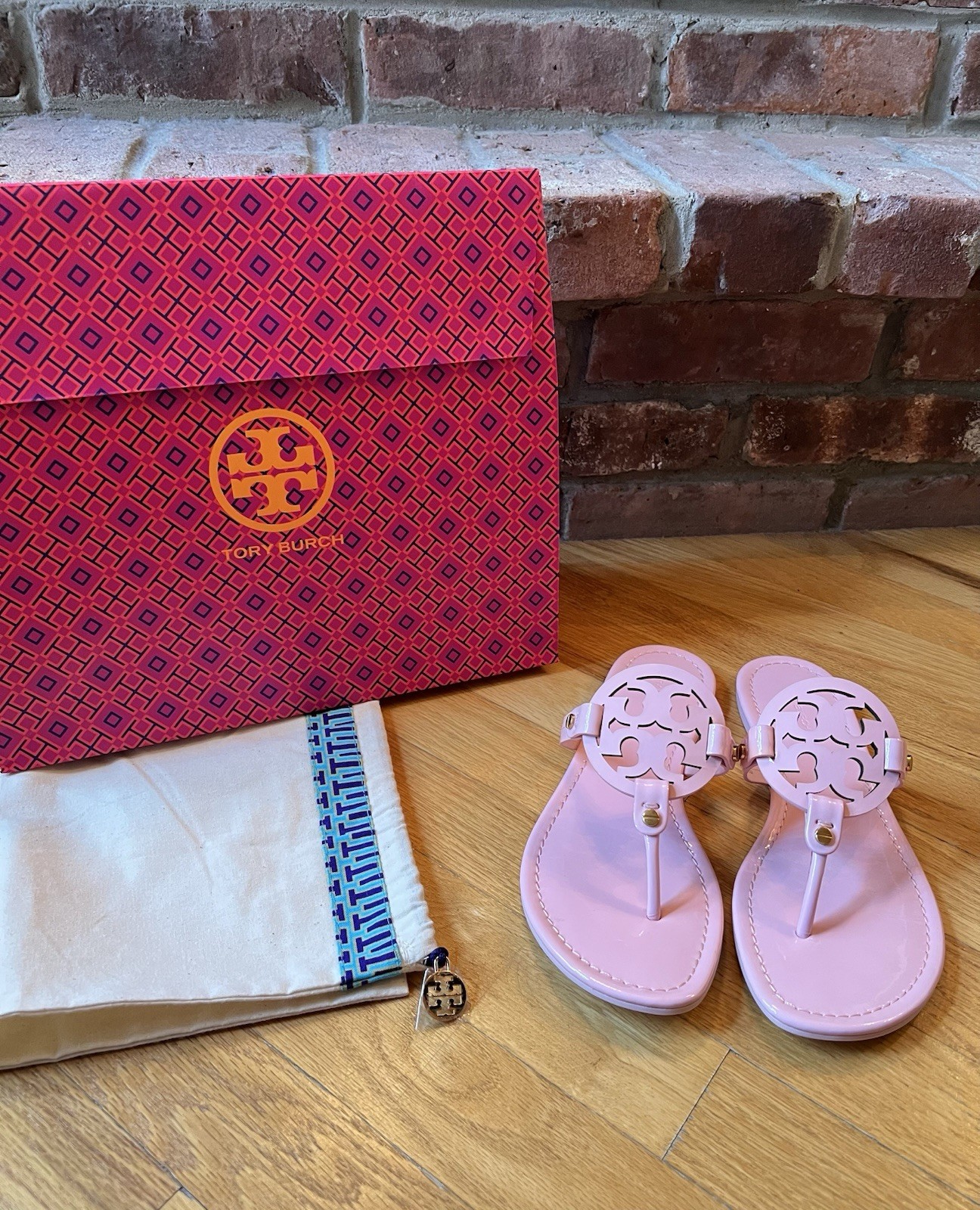 Tory Burch Petunia Pink Patent Leather Miller Sandals Size 8.5