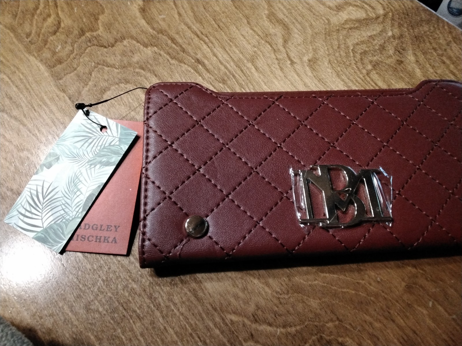 Badgley Mischka Logo Quilted Button Open Long Card Wallet Card Slots…
