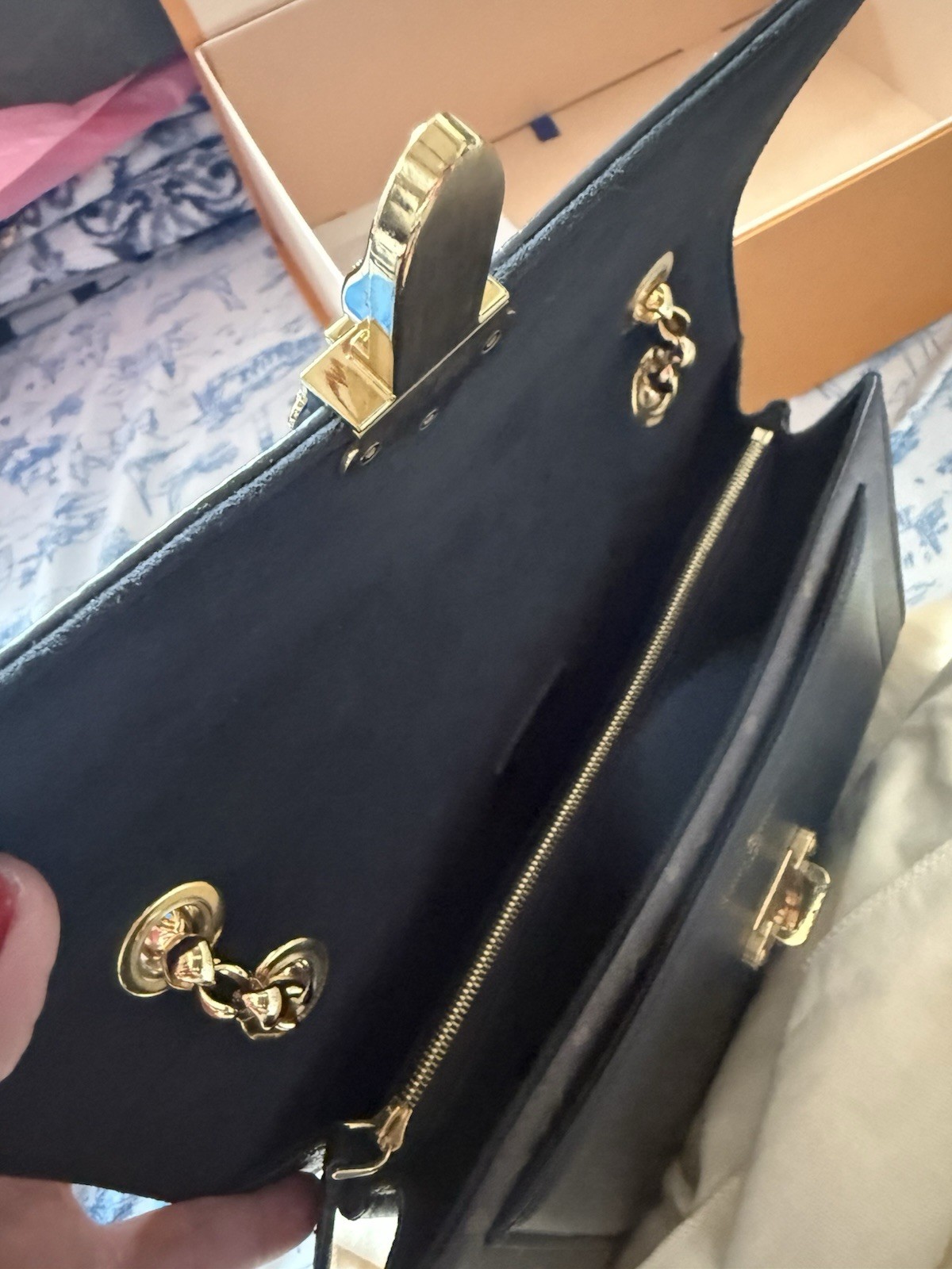 Louis Vuitton Monogram Brown/Black Flap Push Lock Gold Chain Shoulder Bag Box