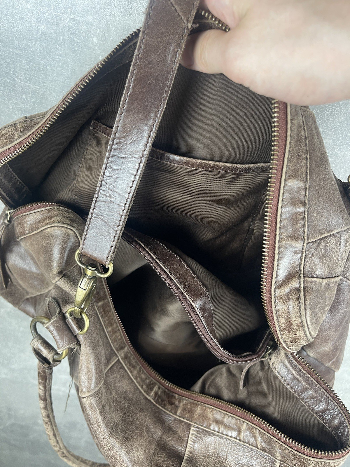 Vintge avant garde artisan italian faded leather brown tote bag