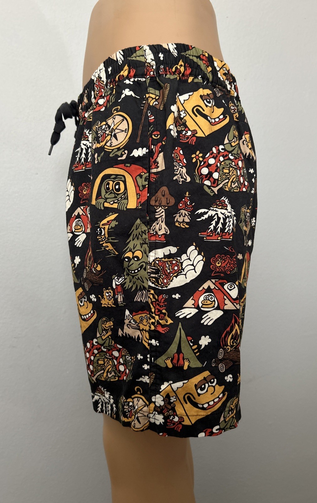Killer Acid Men’s Get Lost Shorts Size Medium Camp All Over Graphics Black
