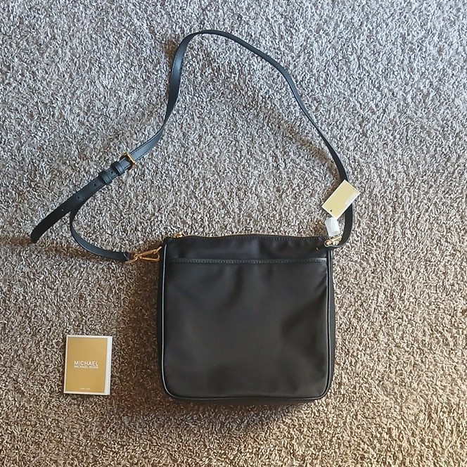 Michael Kors Black Crossbody Bag Gold Hardware Zip Closure Adjustable Strap