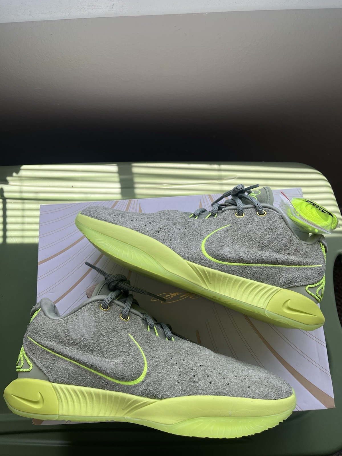 Nike LeBron James XXI 21 Algae Oil Green Men’s Size 12.5 FV2345-302