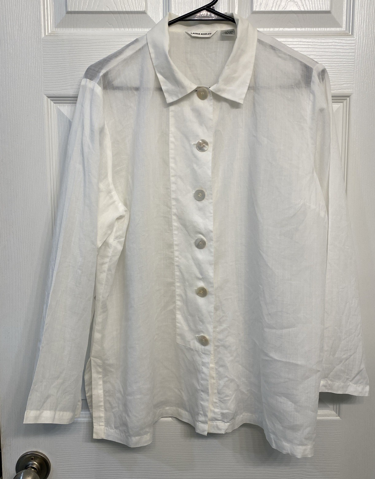 Laura Ashley Shirt Womens Large White 100% Ramie Button Front Collar Long Sleeve