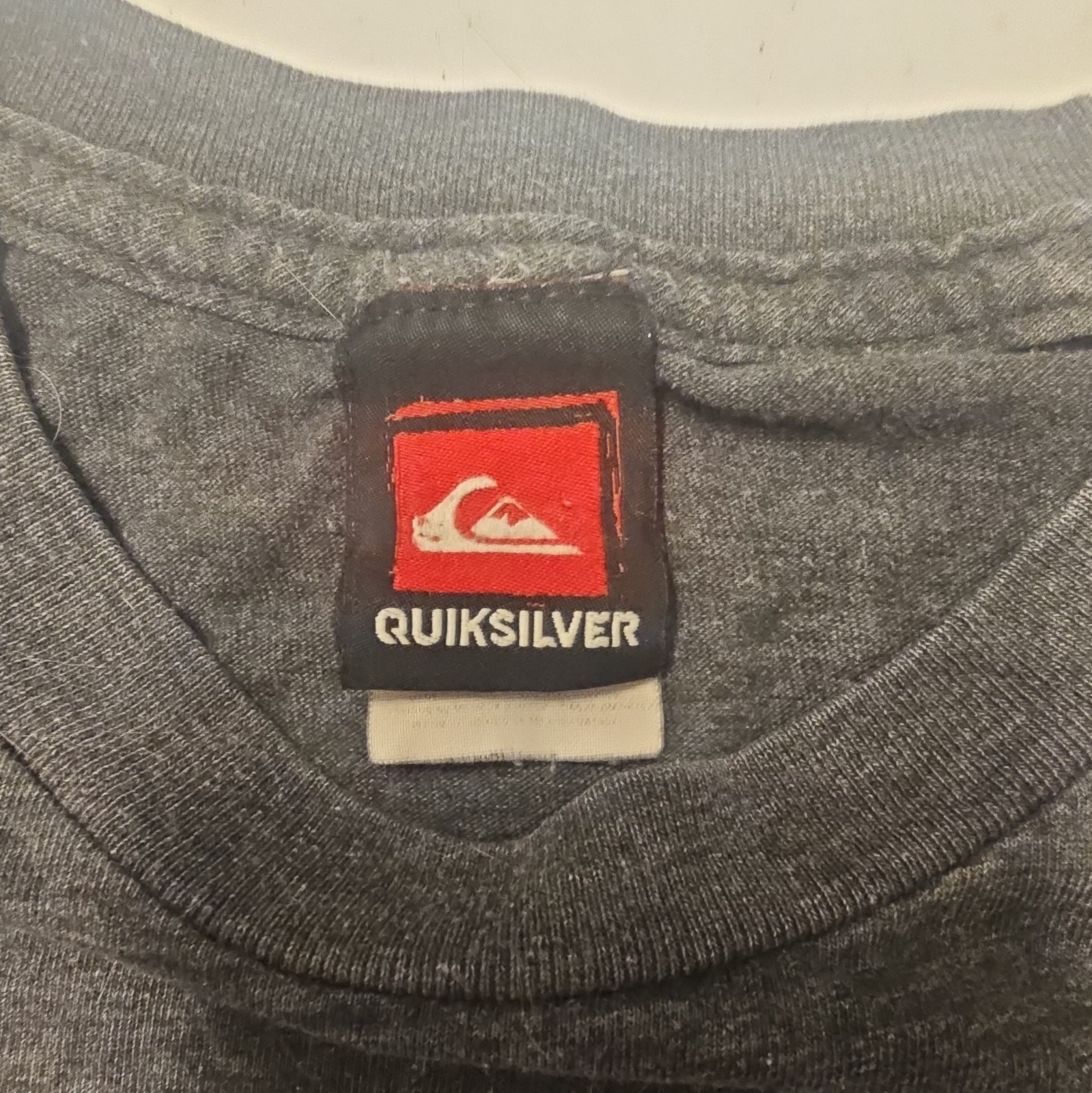 Quiksilver Gray Graphic Logo Crew Neck Short Sleeve Cotton Tee Men’s