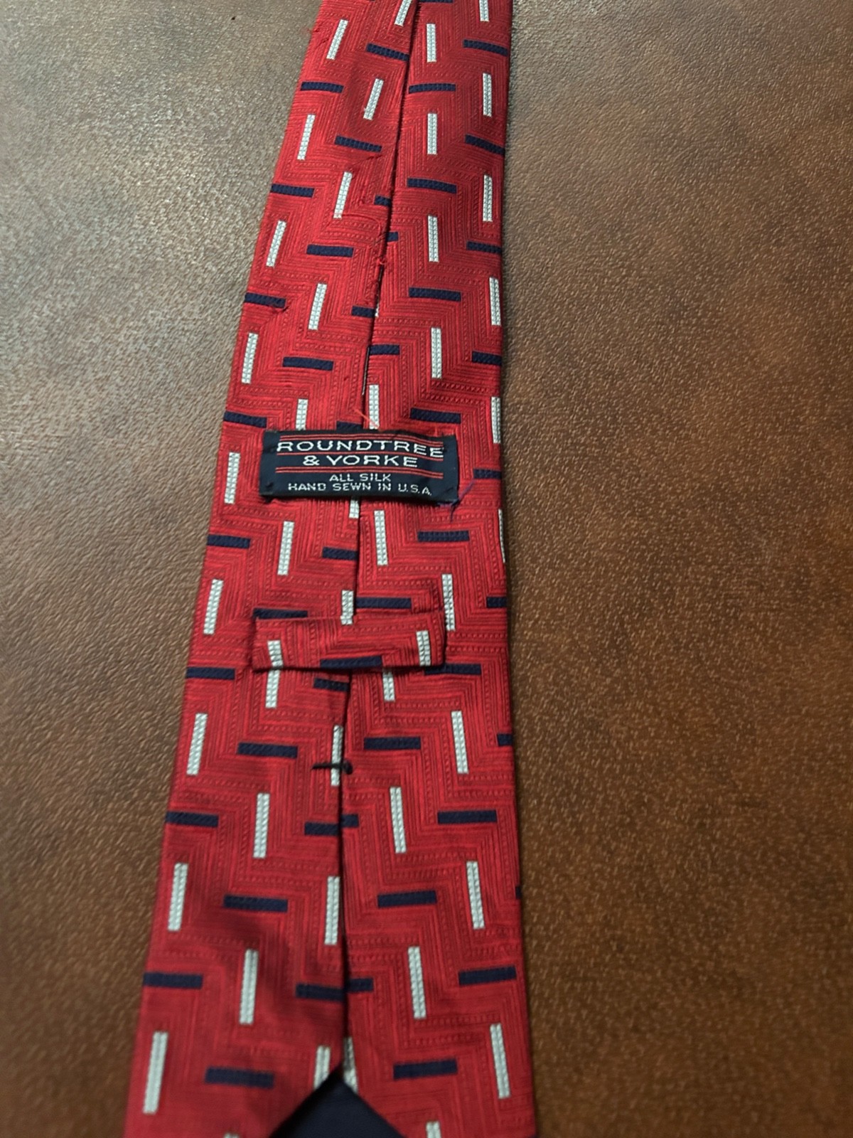Roundtree & Yorke Men’s Tie-Red Silk Hand Sewn Classic 57”-60” Dress Formal