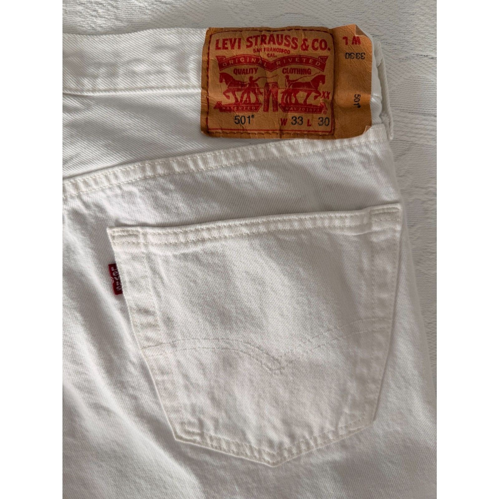 Levi’s 501 Original Fit Jeans Mens 33×30 White Straight Leg Button Fly Cotton