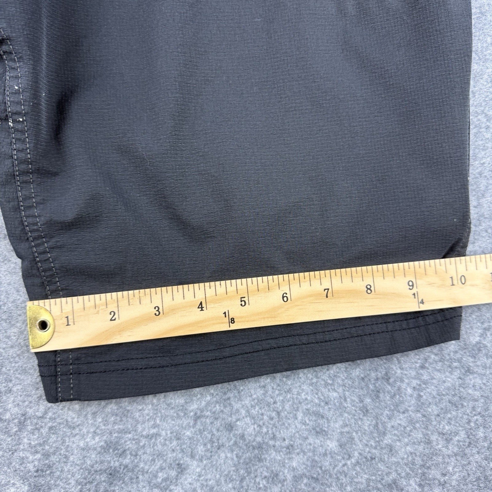 Kuhl Silencr Kargo Shorts Mens Sz 34 Hiking Outdoor Zip Pocket Black Paint Splat