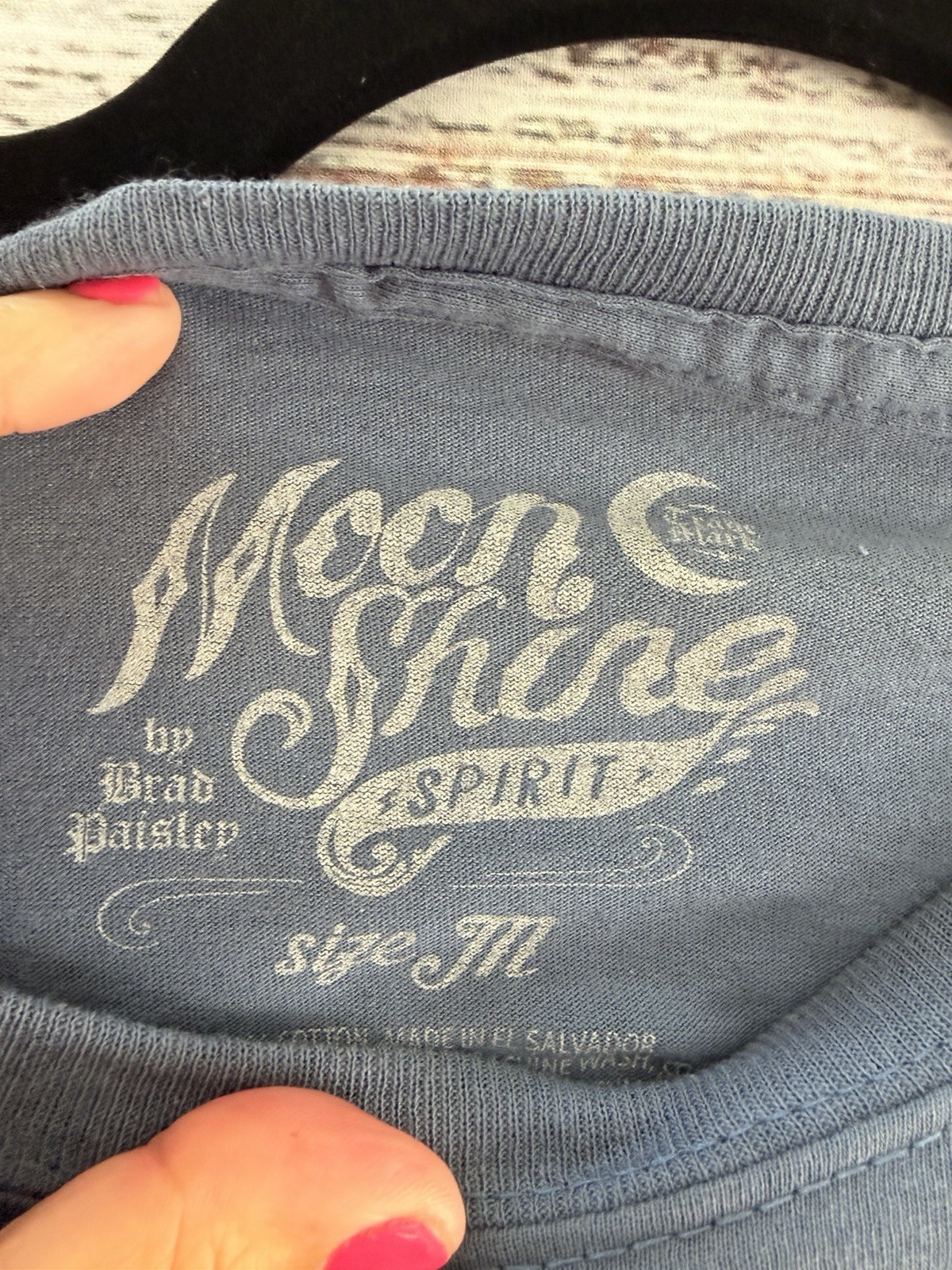 Moon Shine Spirit Rock N Roll Graphic Tee Blue Men’s Size M Brad Paisley
