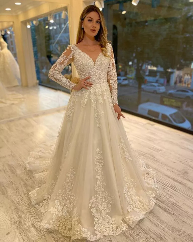 Lace A Line Wedding Dresses Sheer V Back Floral Tulle Bridal Chapel Train