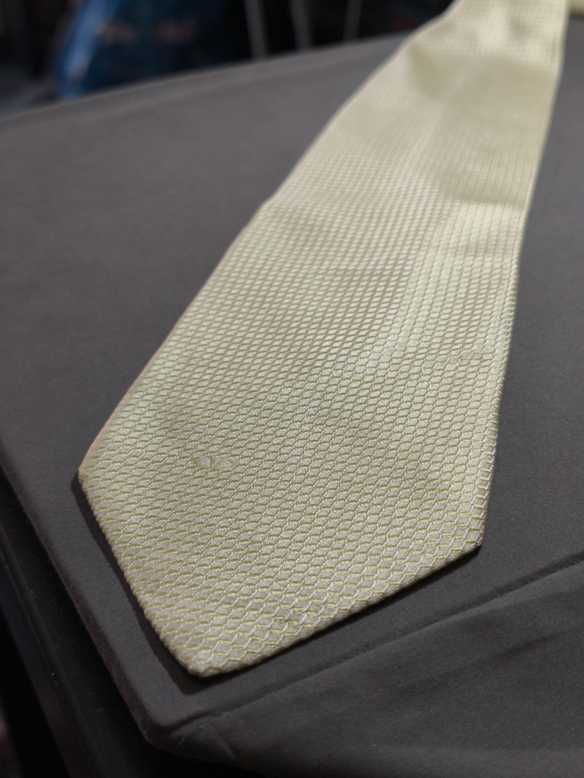 Valentino – Solid Yellow Honeycomb Silk Tie Made in Italy