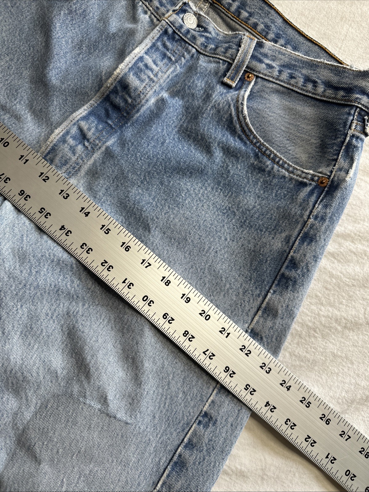 Vintage Levi’s 501 Blue 90s USA Button Fly 1990s Men’s 501xx Distressed 35X35