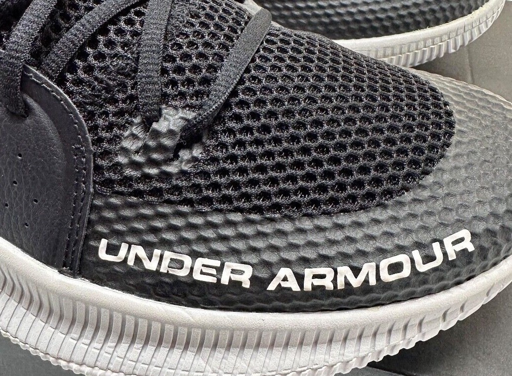 UNDER ARMOUR Jet Men’s Basketball Shoe 3022051-005 Black New with box