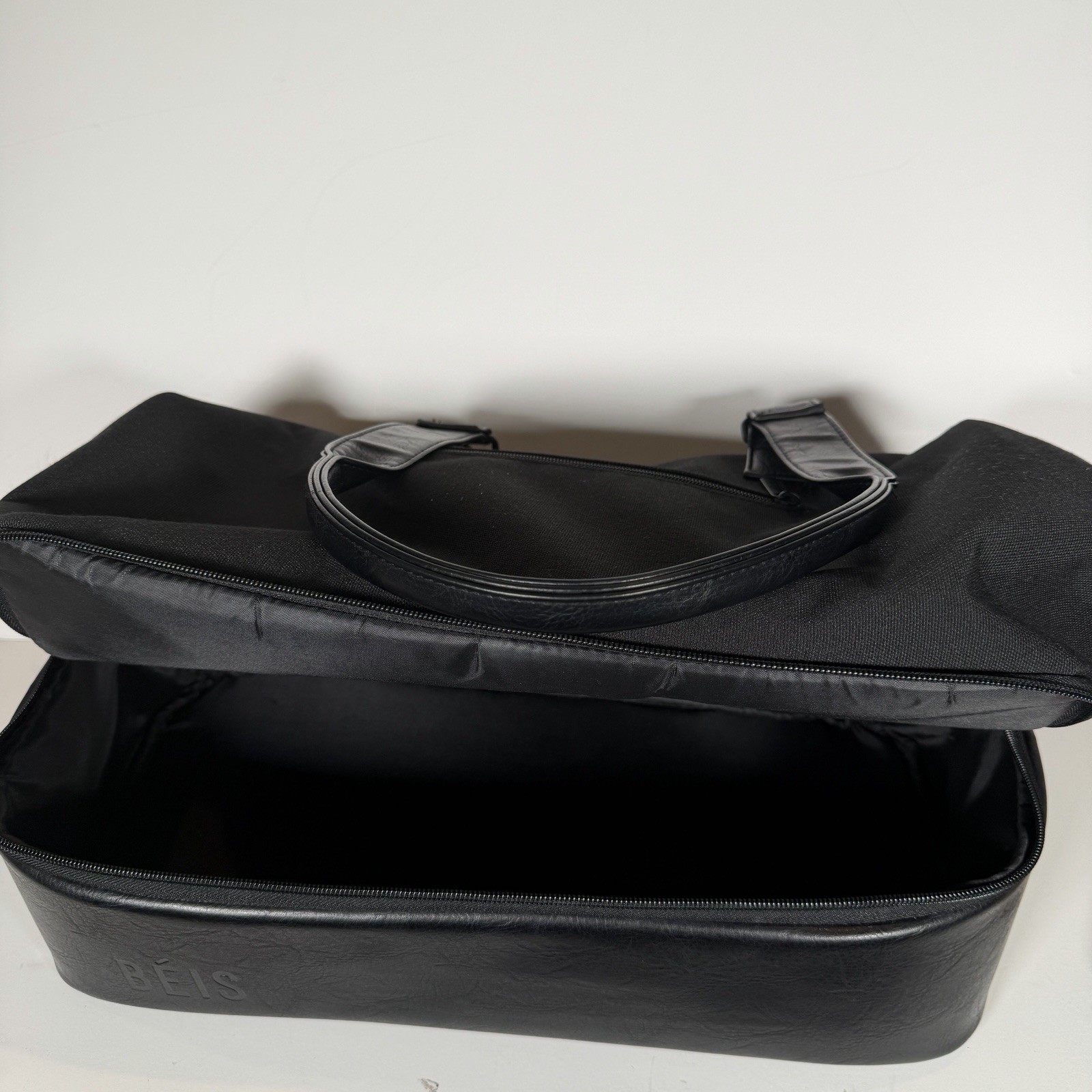 Beis Black Weekender Bag Lightweight Zip Closure Detachable Shoulder Strap Women