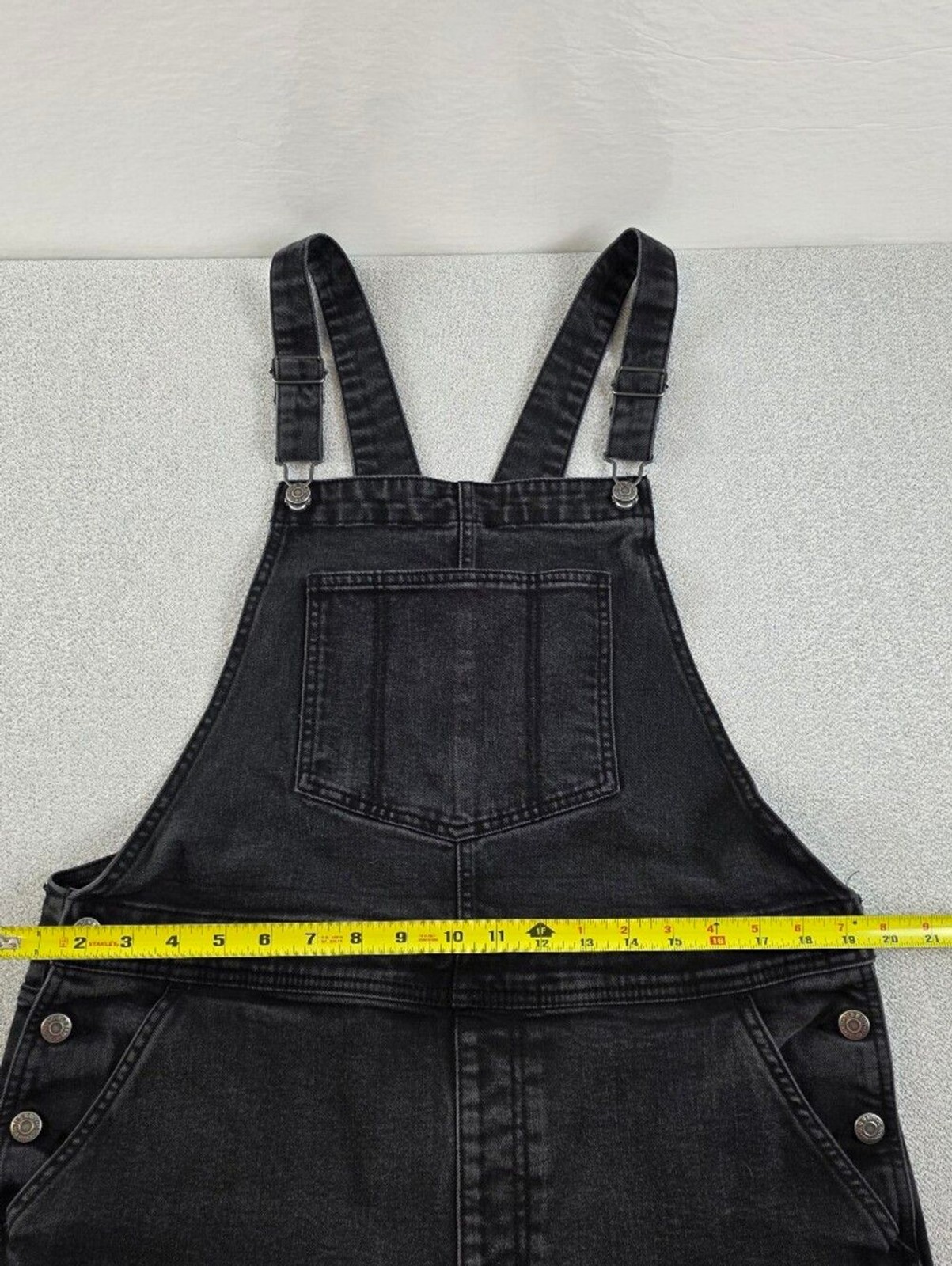 Old Navy Slouchy Straight Black Denim Overalls with Front Pocket Wmn’s 16