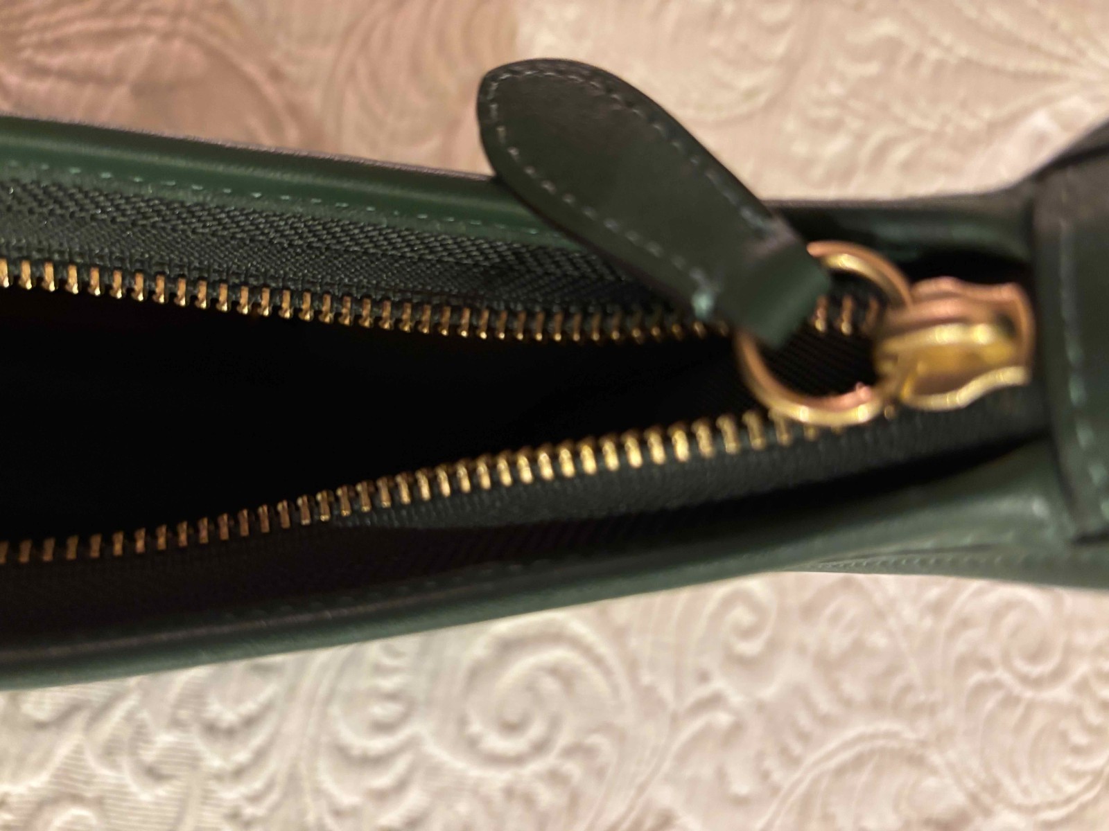 Coach Curve Zip Bag in Hunter Green