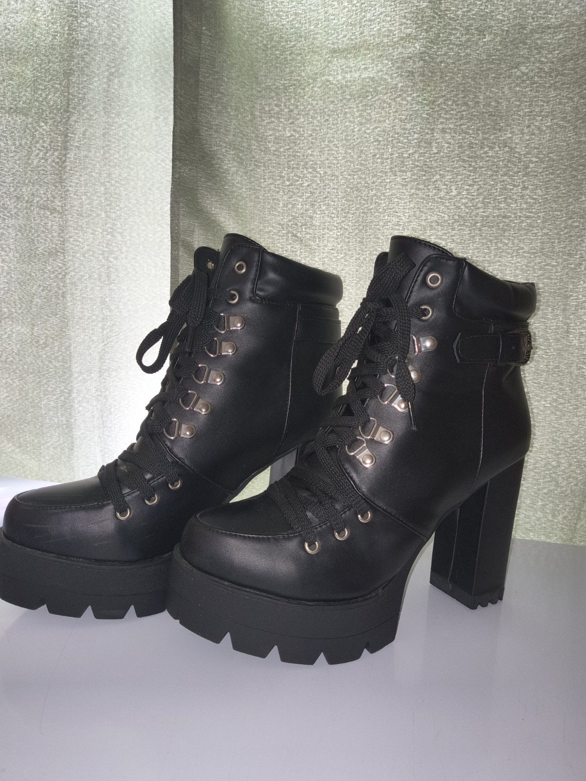 Women’s Black Platform Ankle Boots Faux Leather Lace-Up Round Toe Buckle 10.5