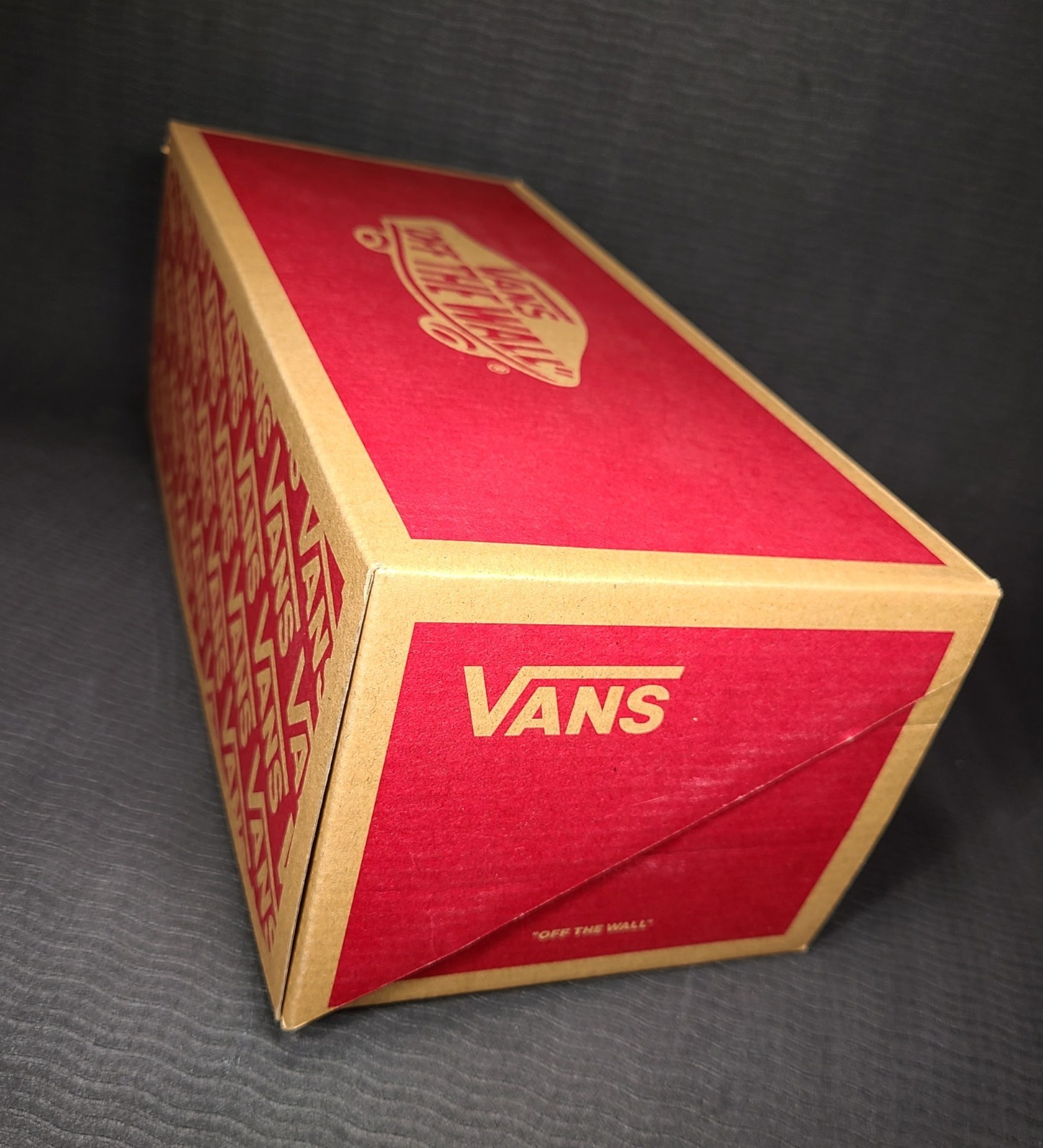 Size 9 – VANS Classic Slip-On VN000EYEBLK