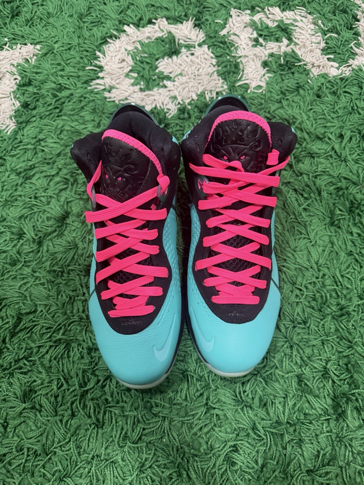 Nike LeBron 8 Mid Top Basketball Sneakers Turquoise/Black/Pink Lace-Up