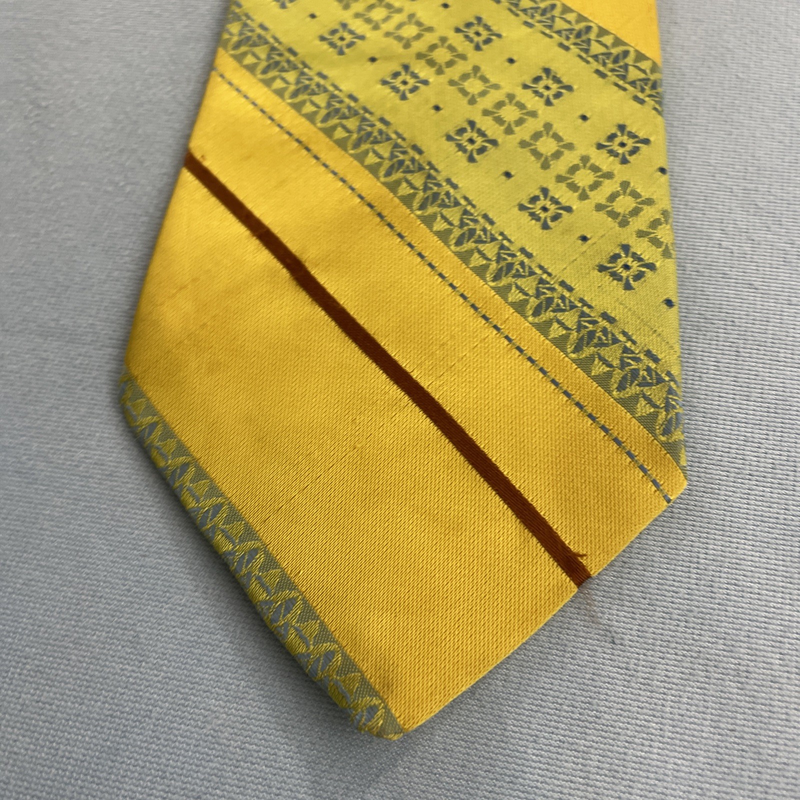 vtg 70s Trevira Cornel Swing Tie Southwest Rockabilly Stripe Yellow Green 4×57