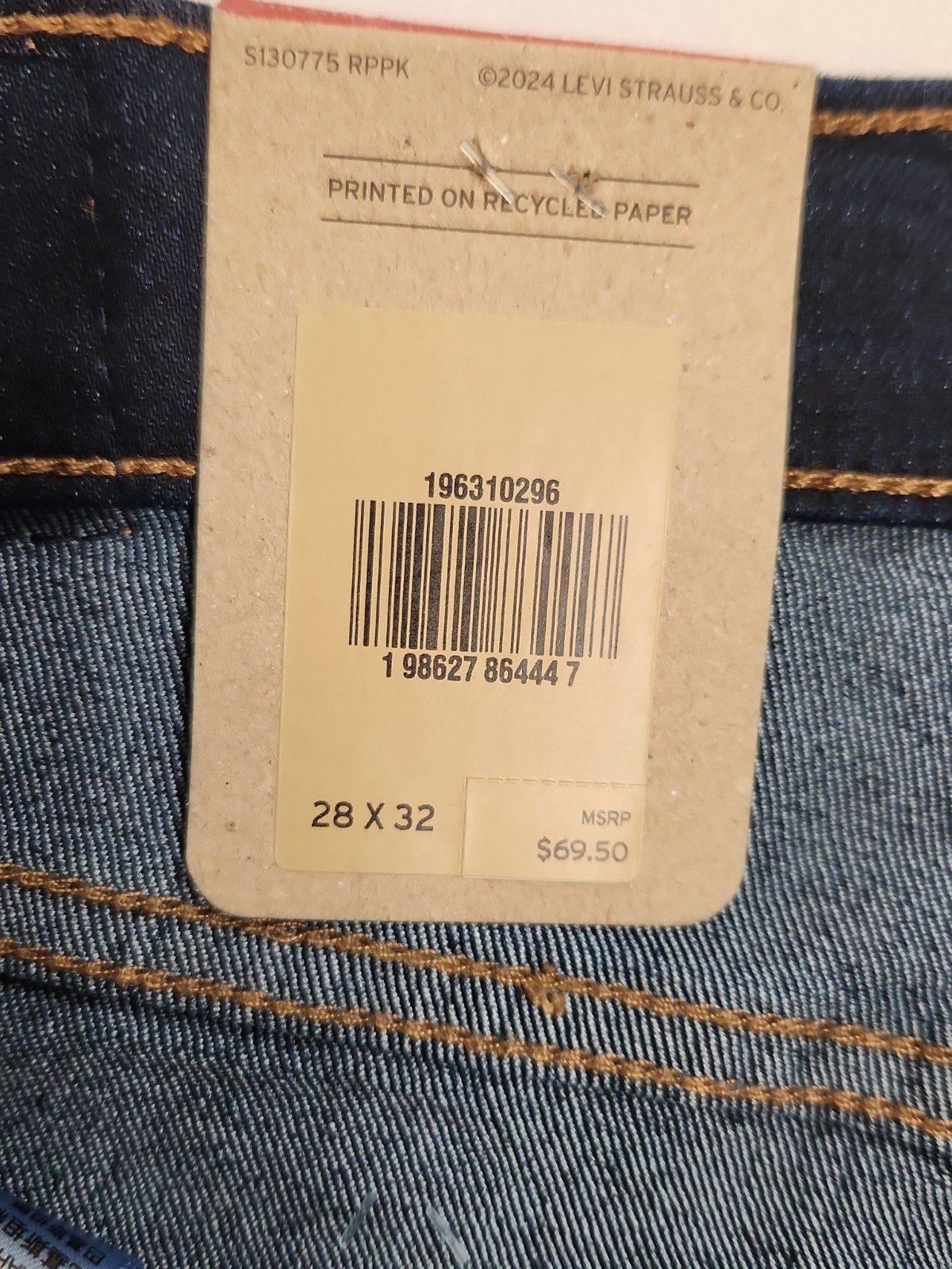 Levi’s 314 Shaping Straight Leg jeans | Size 28×32 (6) Woman* New With Tags!!