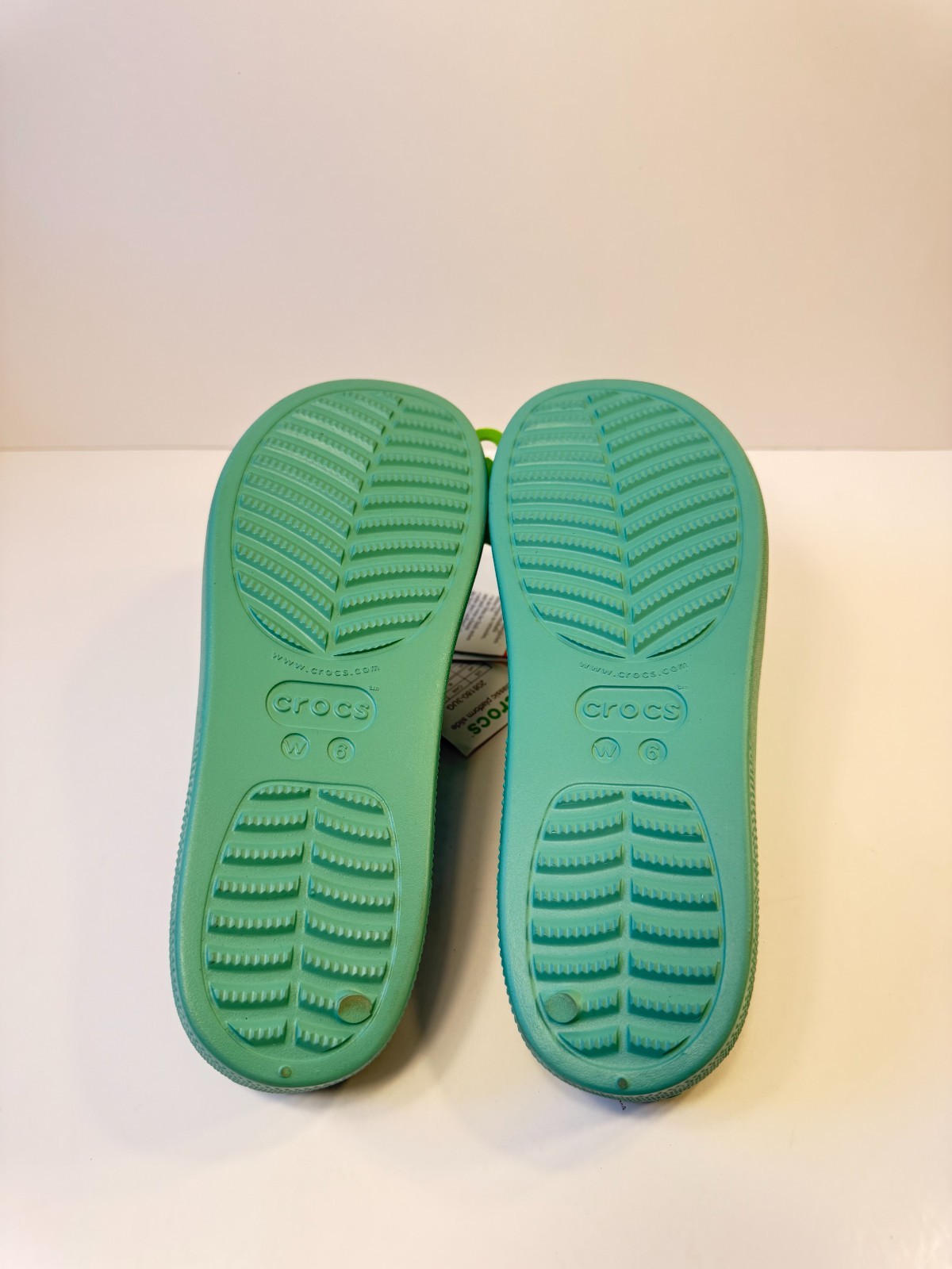9.1 Crocs Womens Classic Platform Slide Teal-US 6