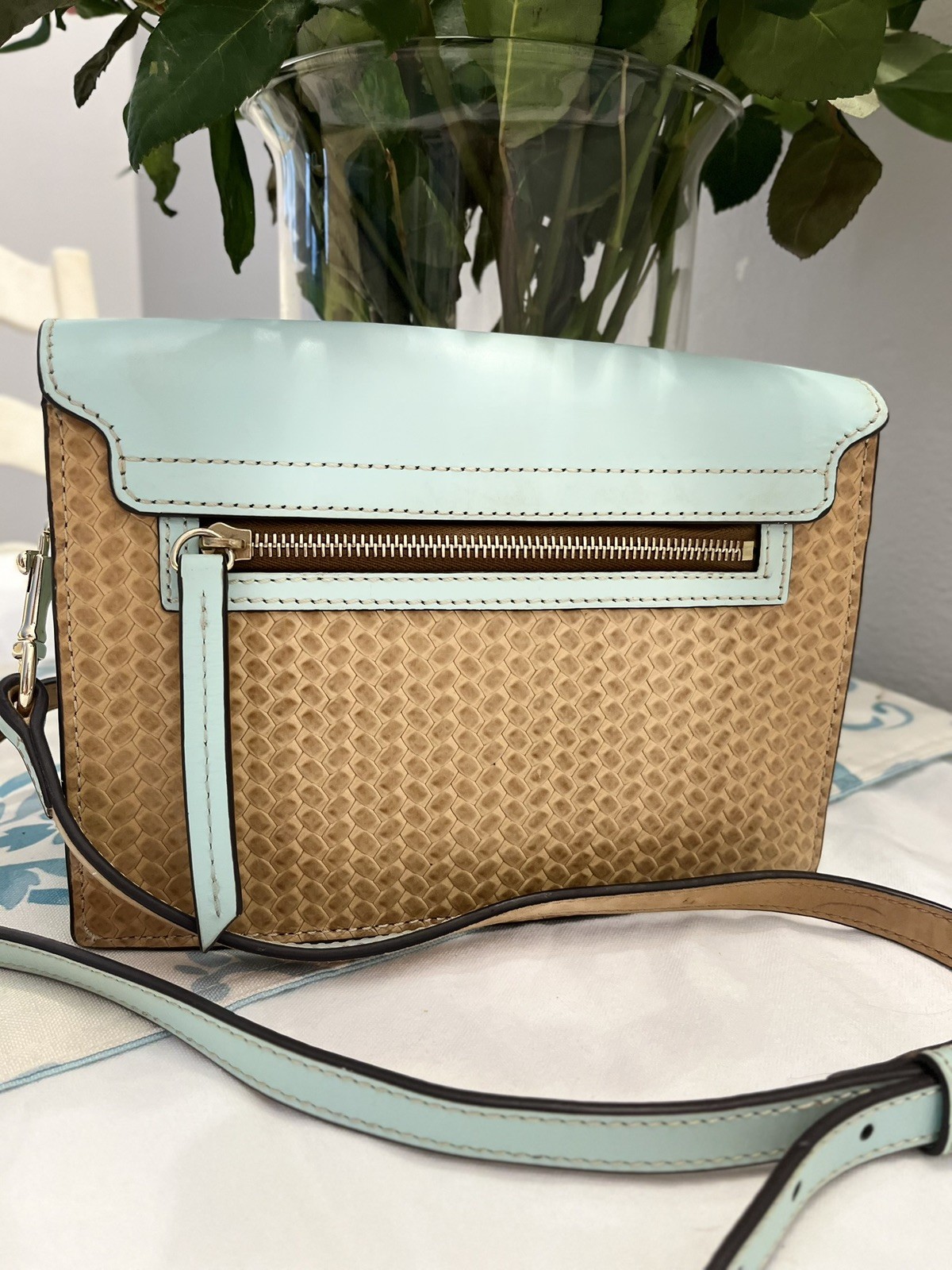DOONEY & BOURKE BEACON LEATHER CROSSBODY SAND LIGHT BLUE-EMBOSSED WOVEN