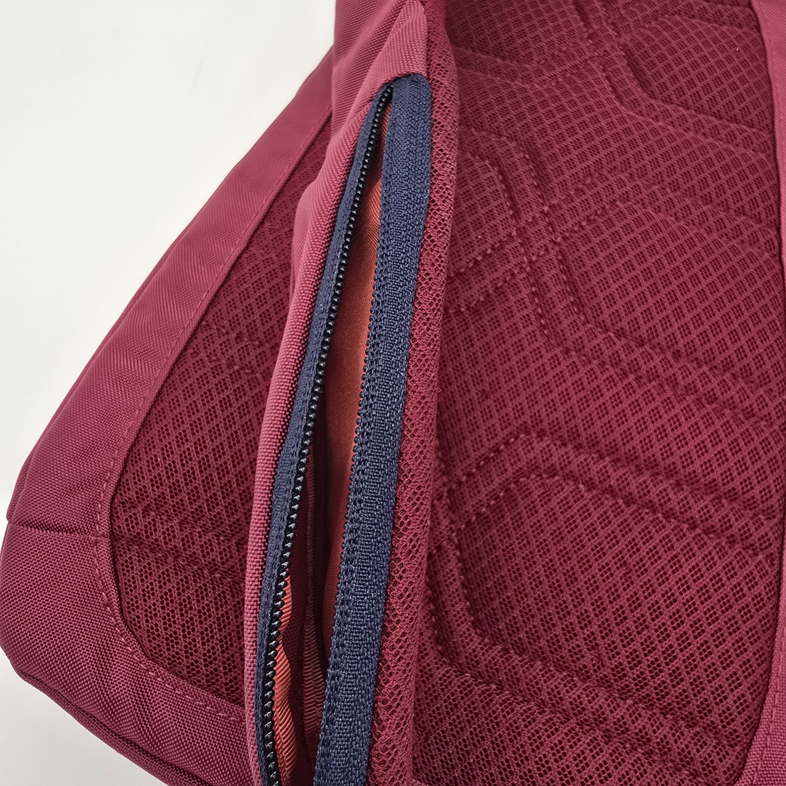 Patagonia Atom 8L Classic Burgandy/Navy Crossbody Sling Bag Backpack – Read